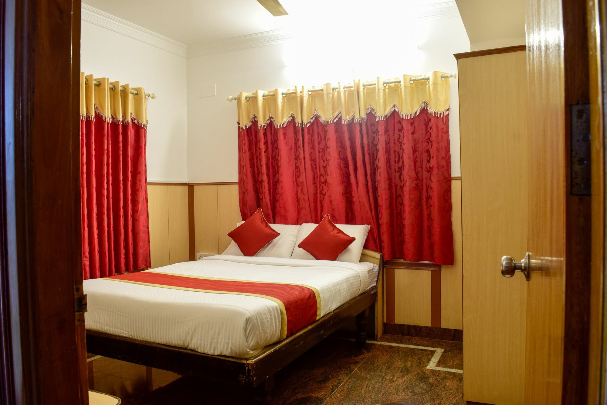 Fabhotel Shivaals Residency - Rajajinagar Бангалор Экстерьер фото